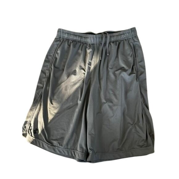Mens Under Armour Gray Shorts size Large 2 pockets on sides activewear athletic - Picture 1 of 5